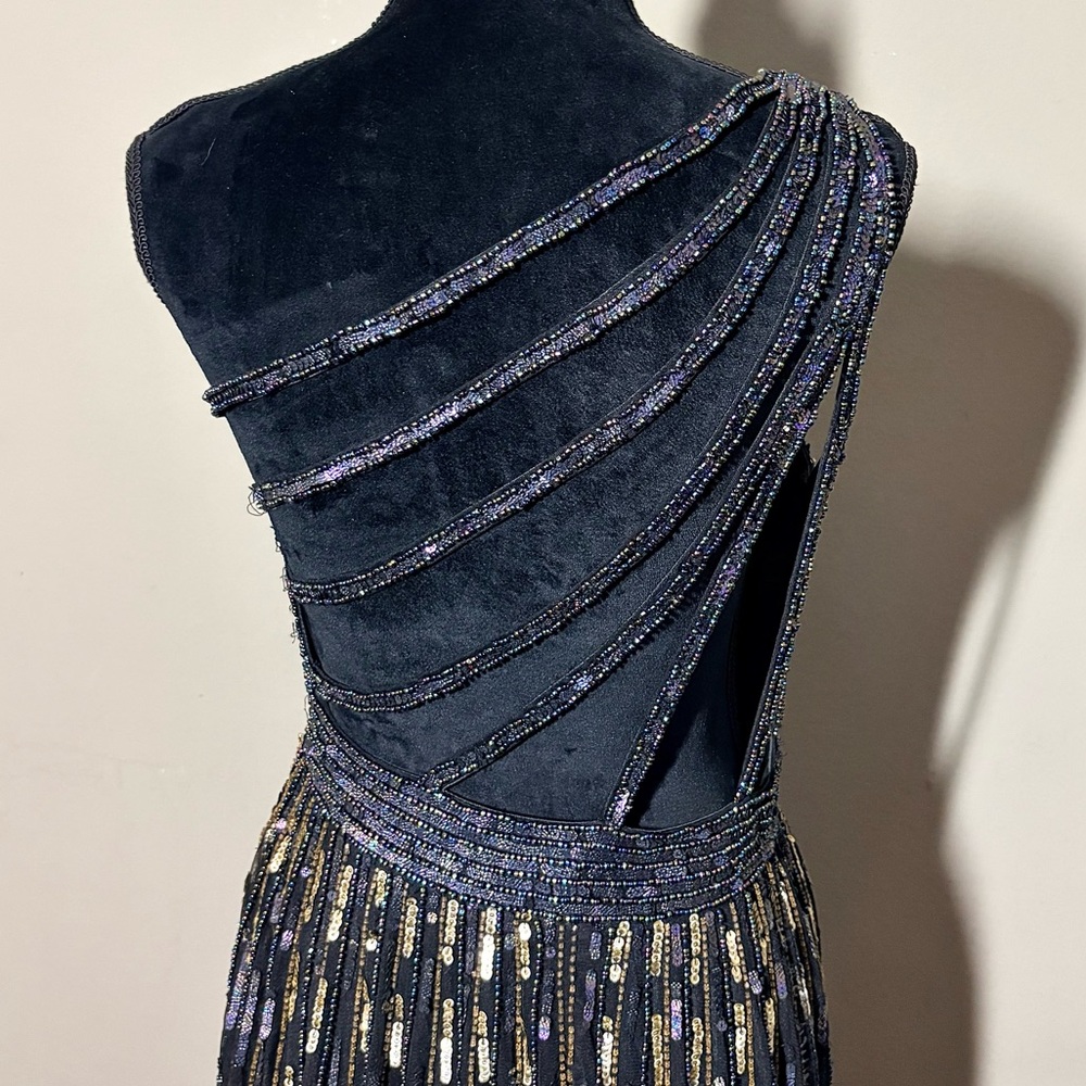 Mac Duggal Black and Gold One-Shoulder High-Low Evening Gown - Picture 10 of 16